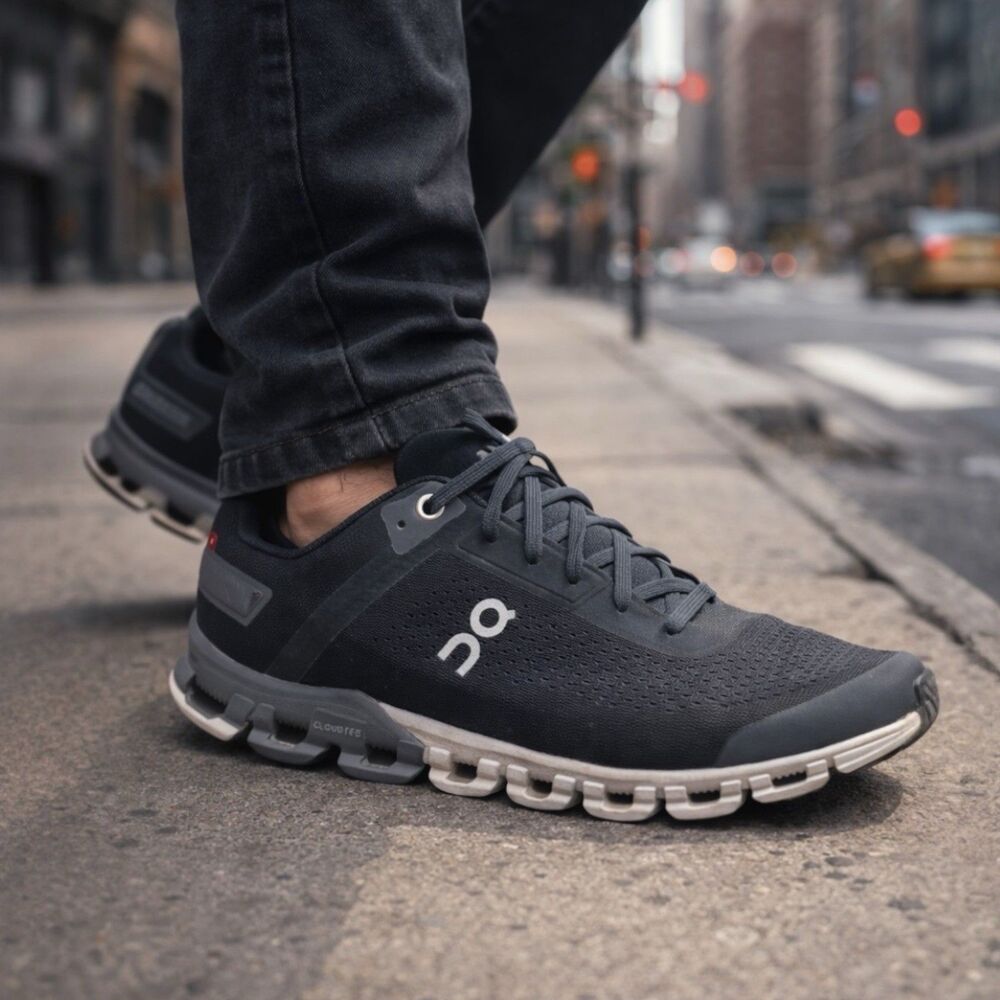 On Running Sneakers Mens 8.5 Cloudflow Black Asphalt Helion Athletic 35.99238